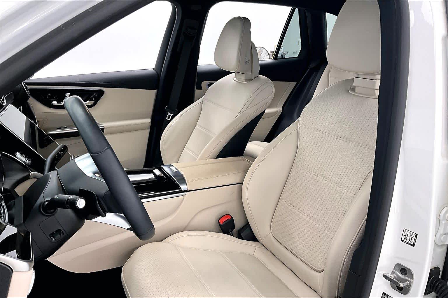 Thumbnail: 2025 Mercedes-Benz GLC - 11