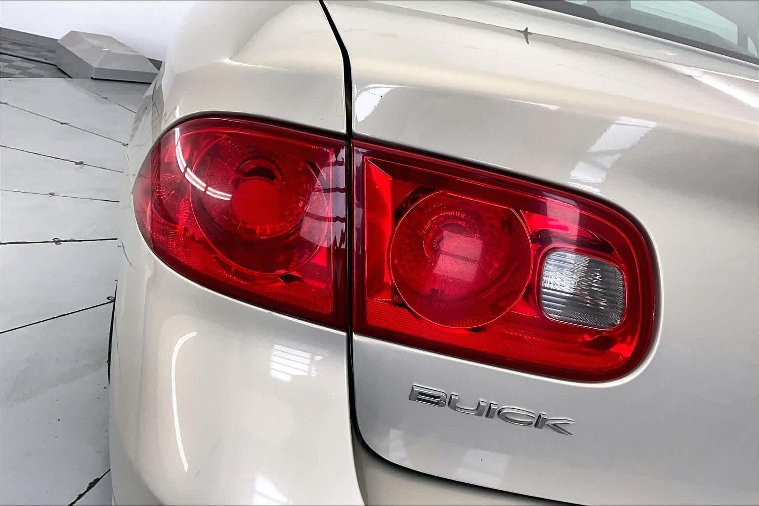 Thumbnail: 2008 Buick Lucerne - 24