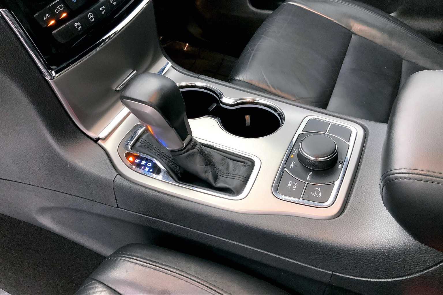 2020 Jeep Grand Cherokee Limited Edition 17