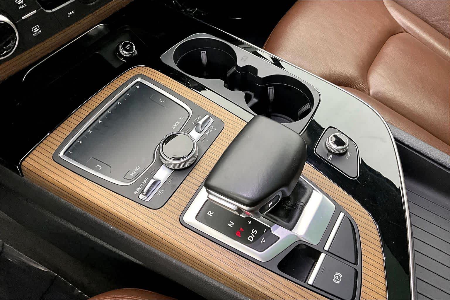 Thumbnail: 2017 Audi Q7 - 17