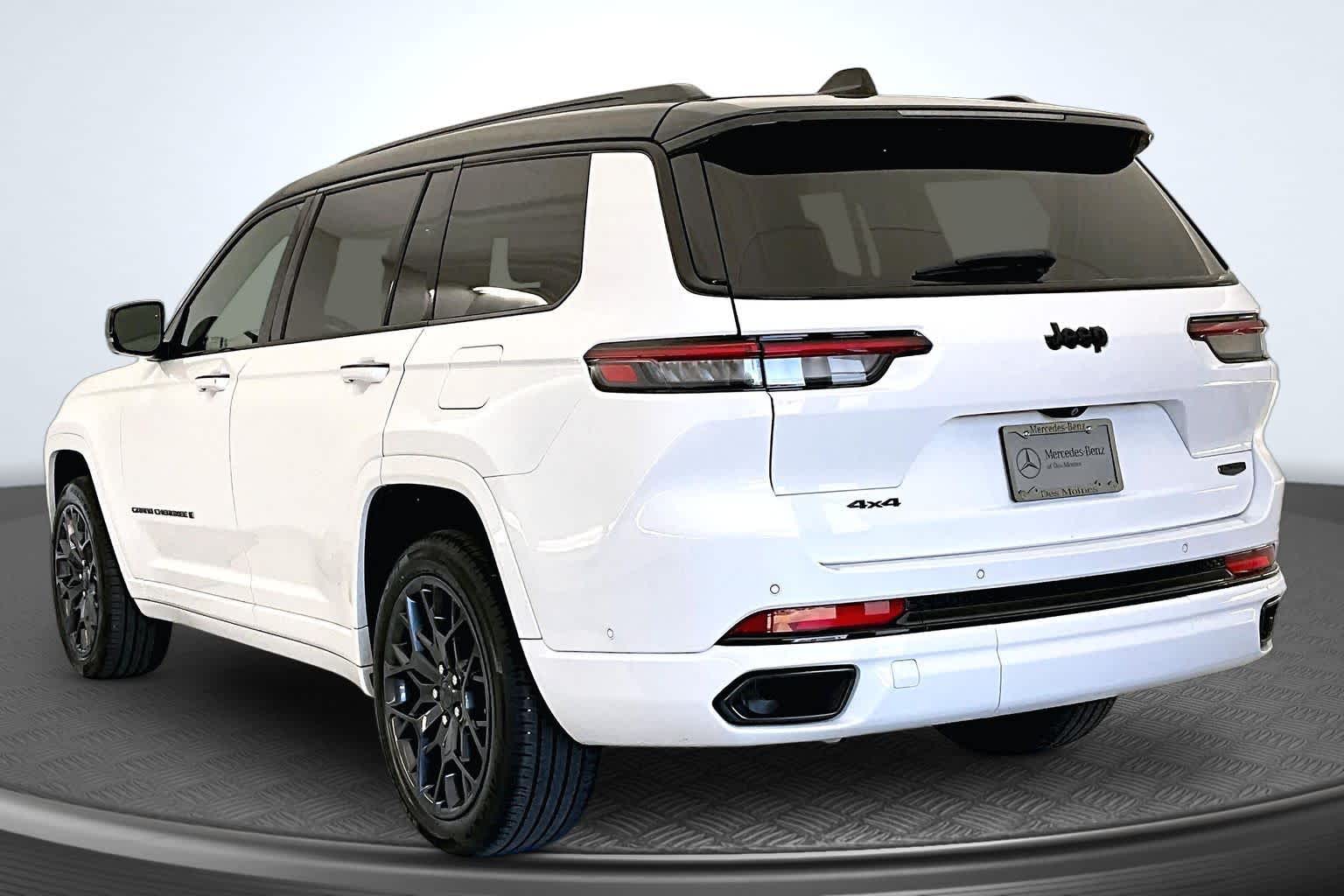 Thumbnail: 2023 Jeep Grand Cherokee - 4