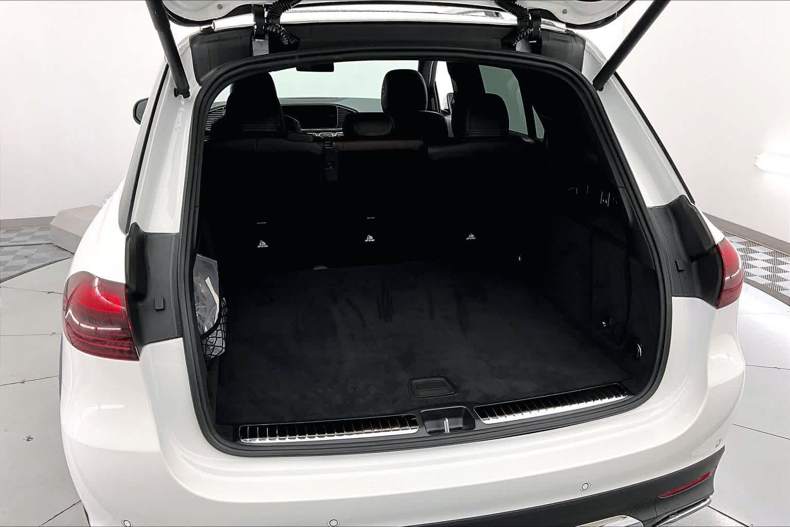 Thumbnail: 2026 Mercedes-Benz GLE - 19