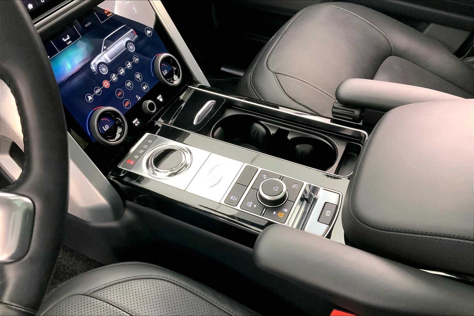 Thumbnail: 2018 Land Rover Range Rover - 17