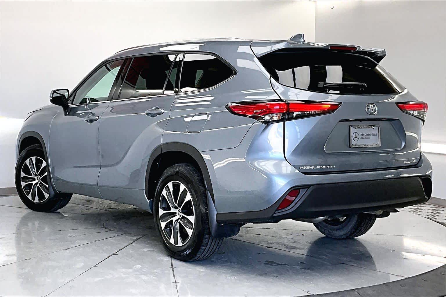 Thumbnail: 2021 Toyota Highlander - 4