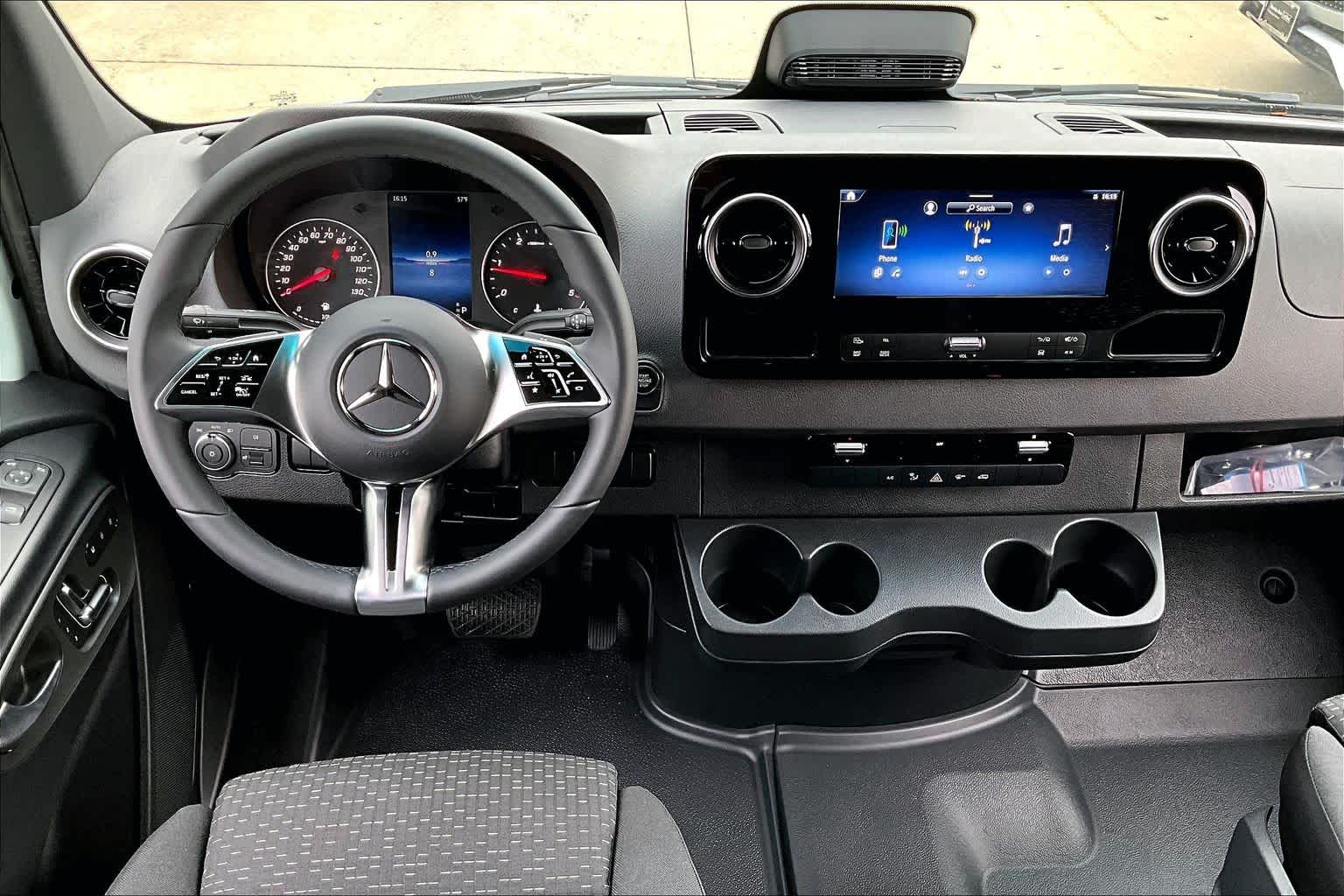 Thumbnail: 2026 Mercedes-Benz Sprinter - 14