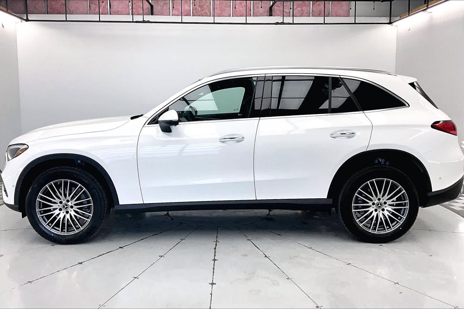 Thumbnail: 2026 Mercedes-Benz GLC - 3