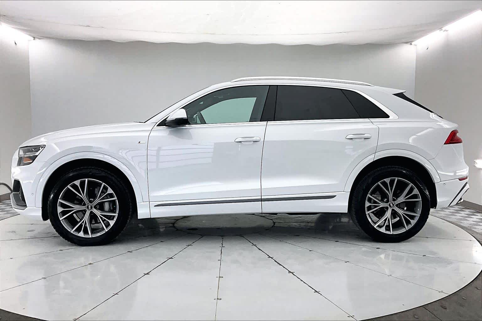 Thumbnail: 2021 Audi Q8 - 3