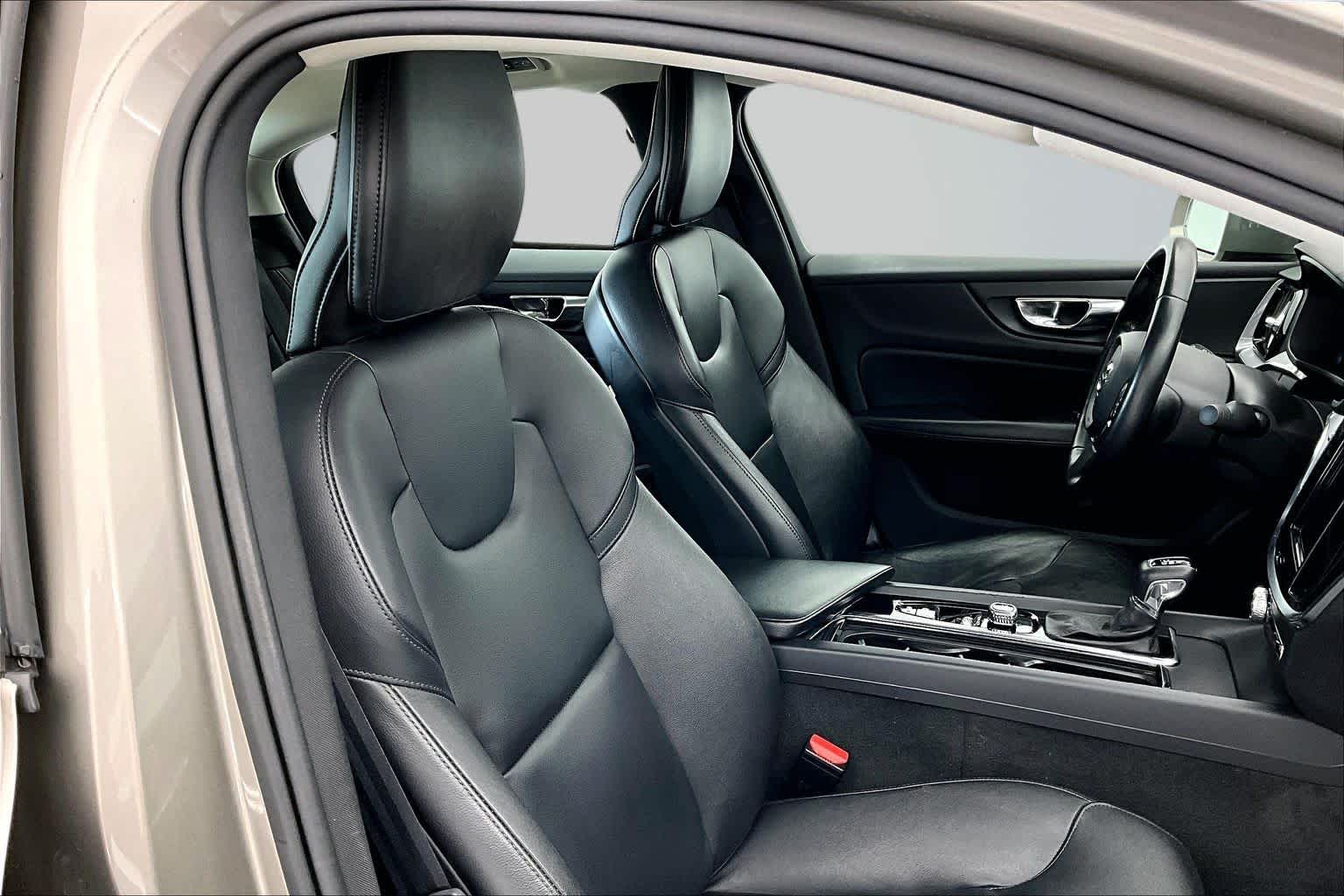 Thumbnail: 2020 Volvo S60 - 13