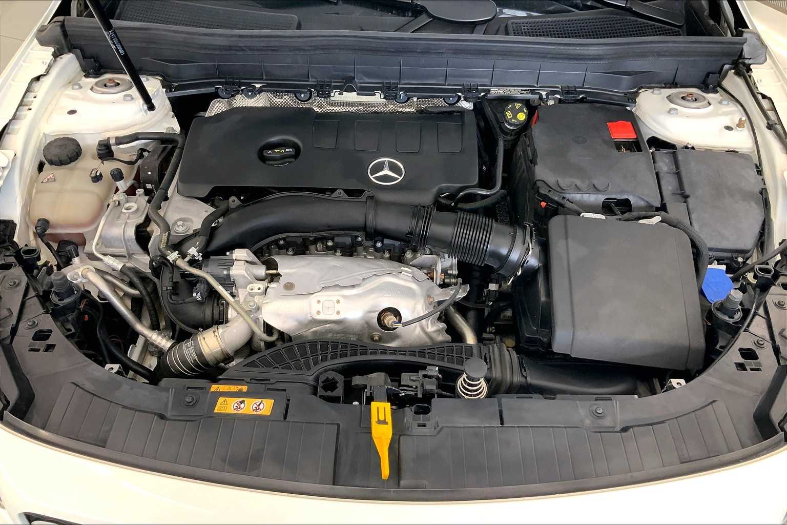 Thumbnail: 2021 Mercedes-Benz GLB - 9