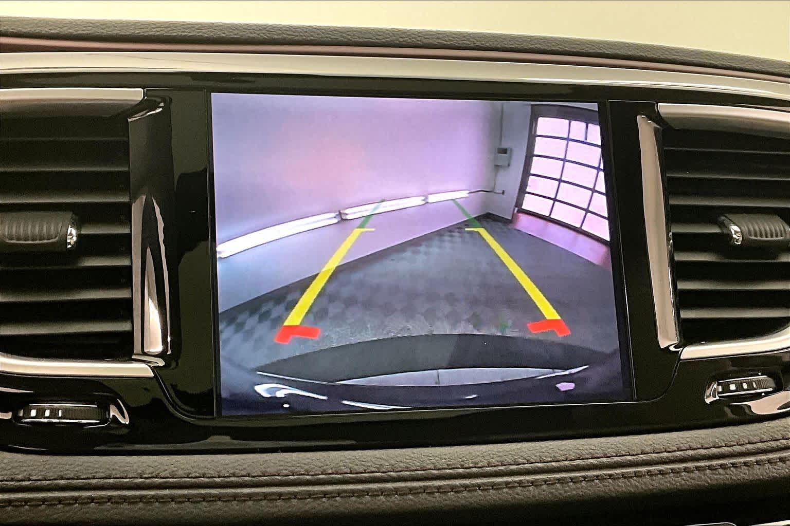 Thumbnail: 2018 Chrysler Pacifica - 21