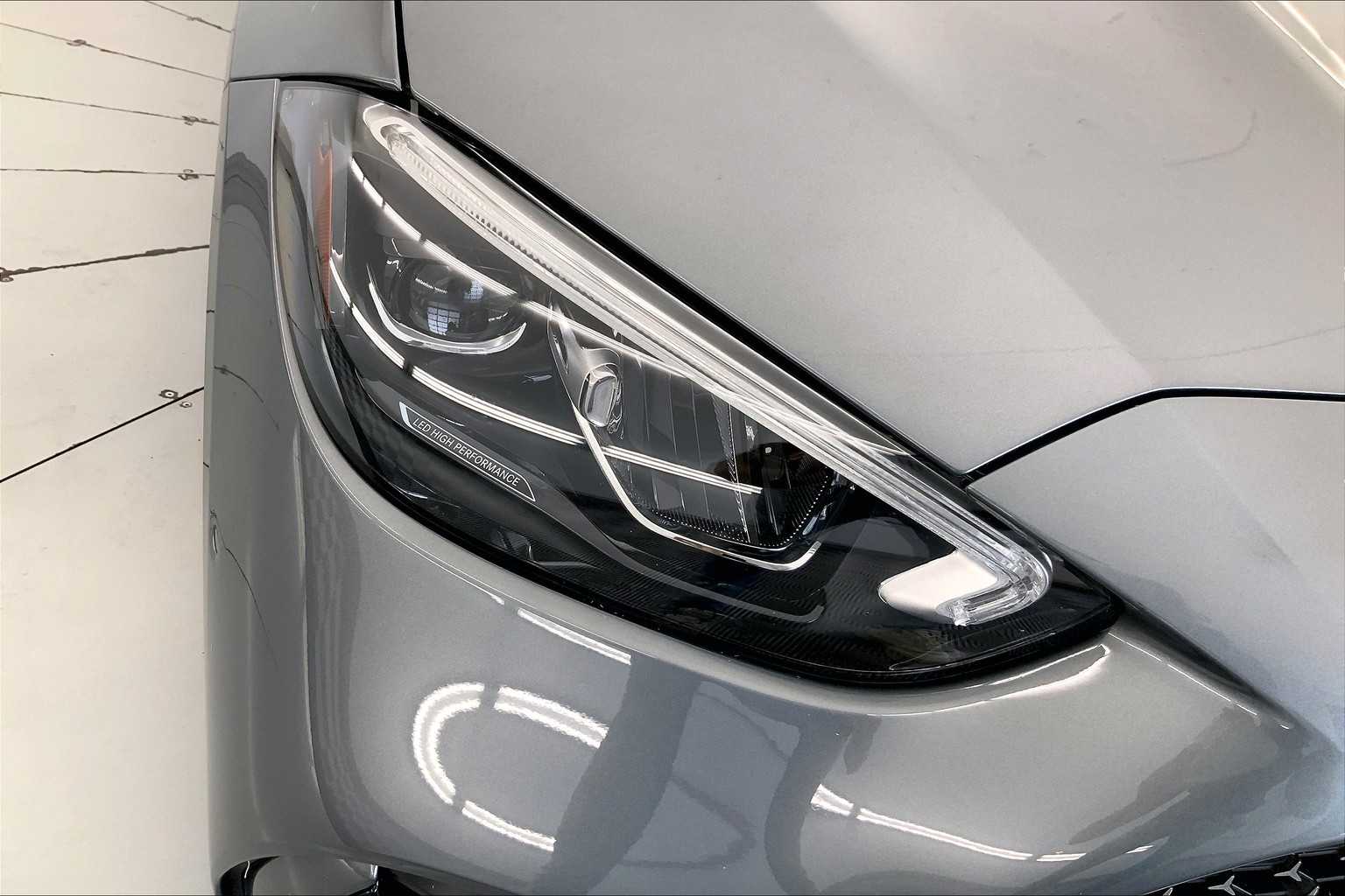 Thumbnail: 2025 Mercedes-Benz C-Class - 21