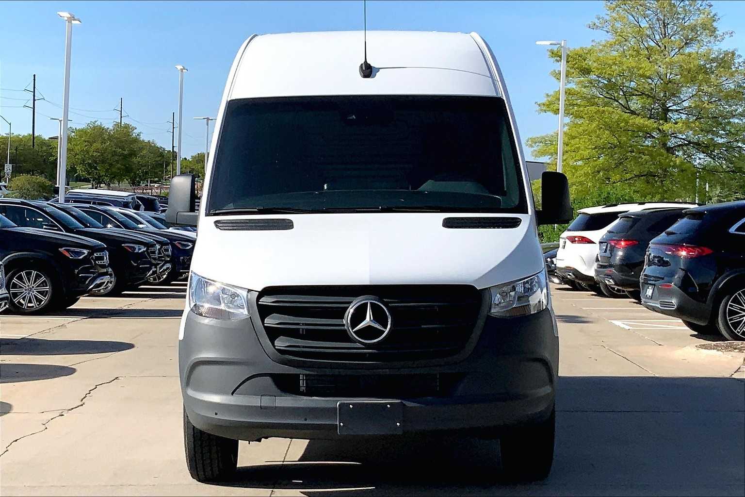 Thumbnail: 2024 Mercedes-Benz Sprinter - 6