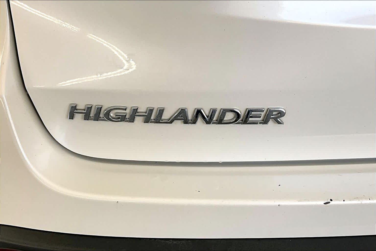 Thumbnail: 2017 Toyota Highlander - 7