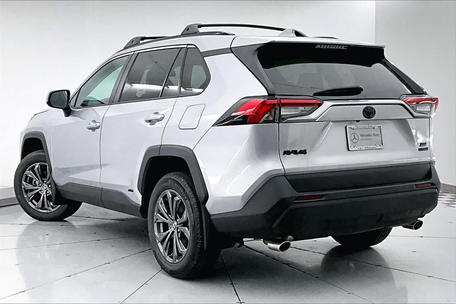 Thumbnail: 2022 Toyota RAV4 - 4