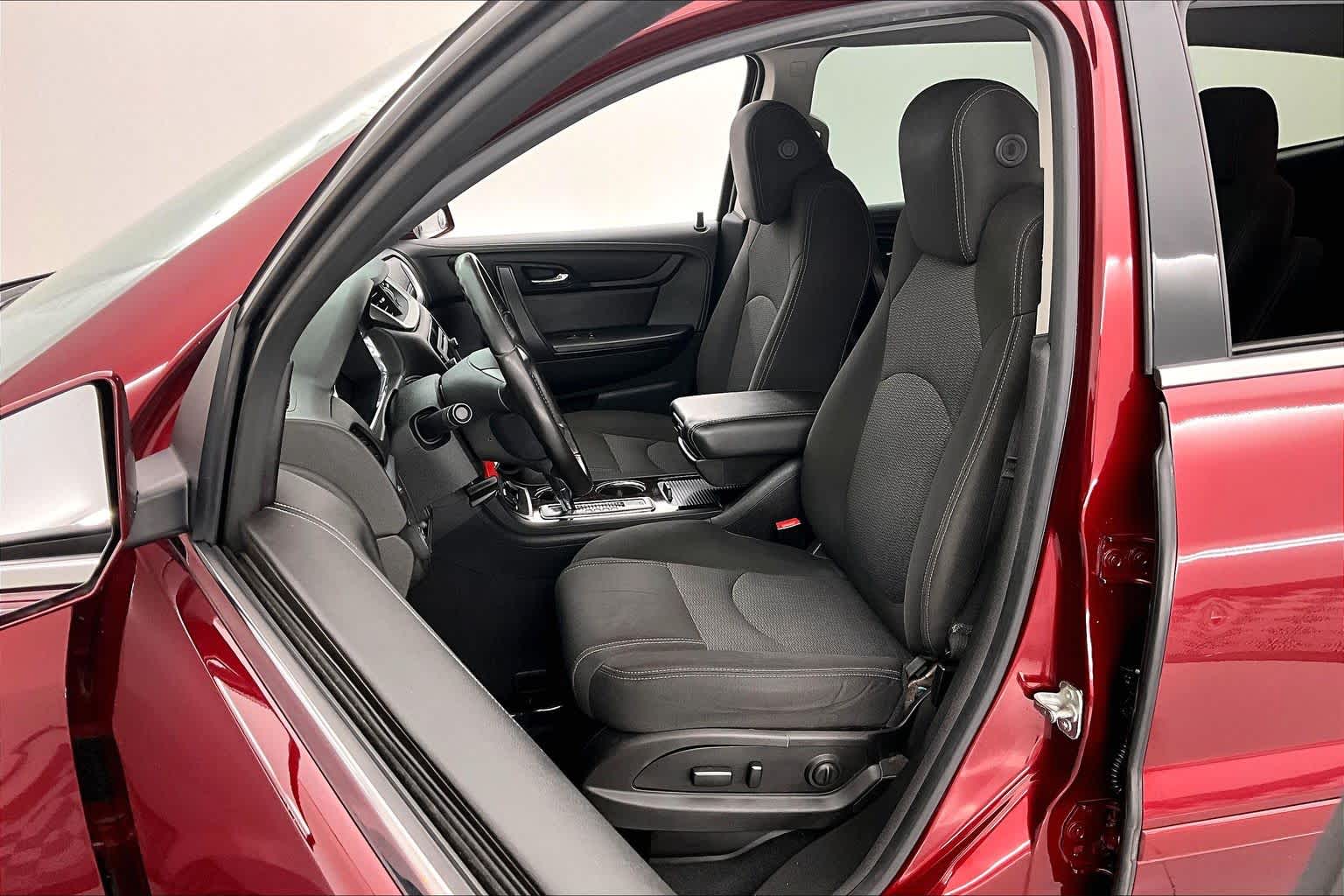 Thumbnail: 2016 Chevrolet Traverse - 11