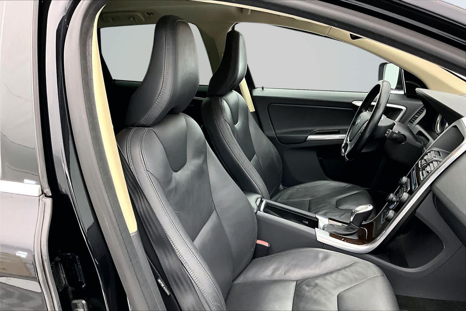 Thumbnail: 2013 Volvo XC60 - 14