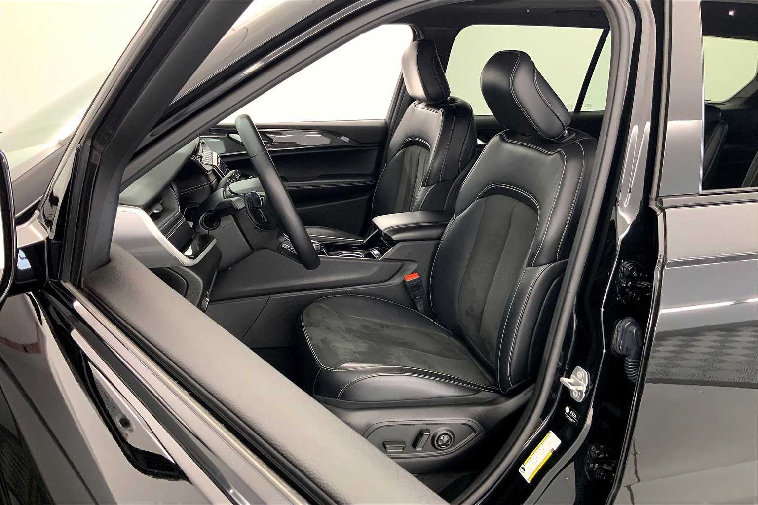 Thumbnail: 2021 Jeep Grand Cherokee L - 11