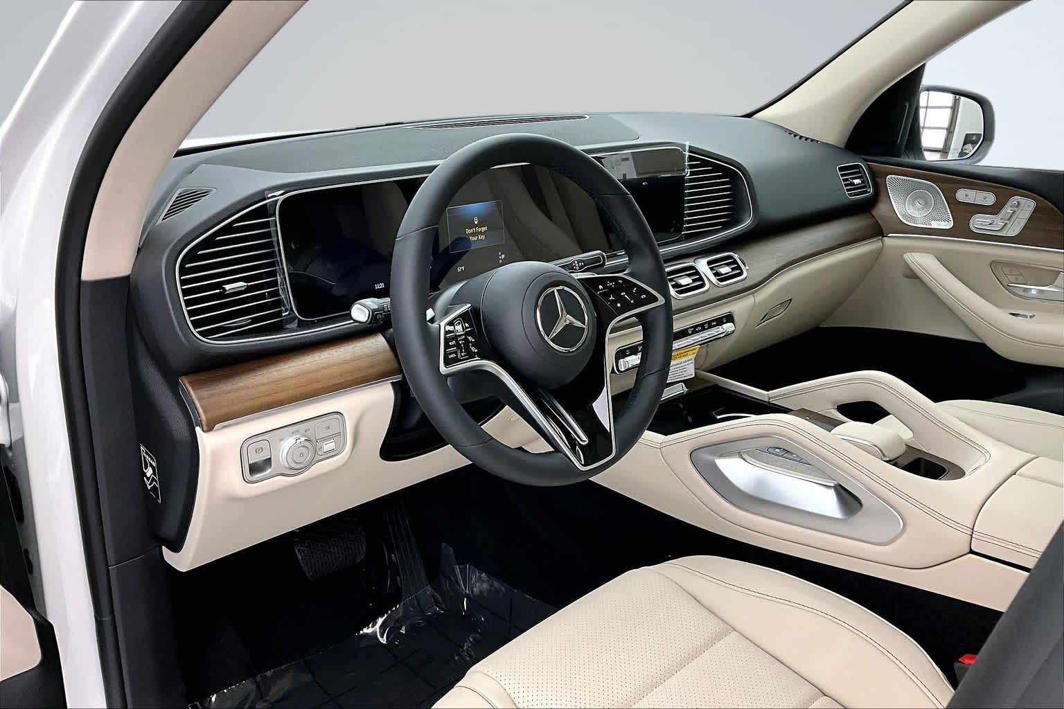 Thumbnail: 2026 Mercedes-Benz GLE - 2