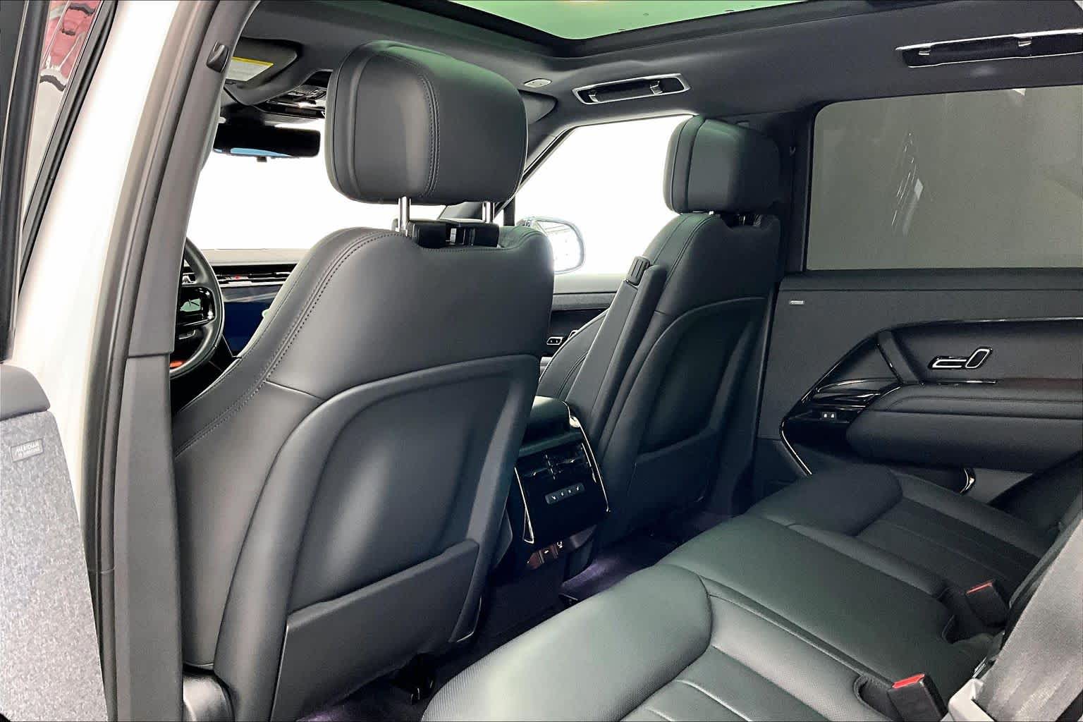 Thumbnail: 2023 Land Rover Range Rover Sport - 12