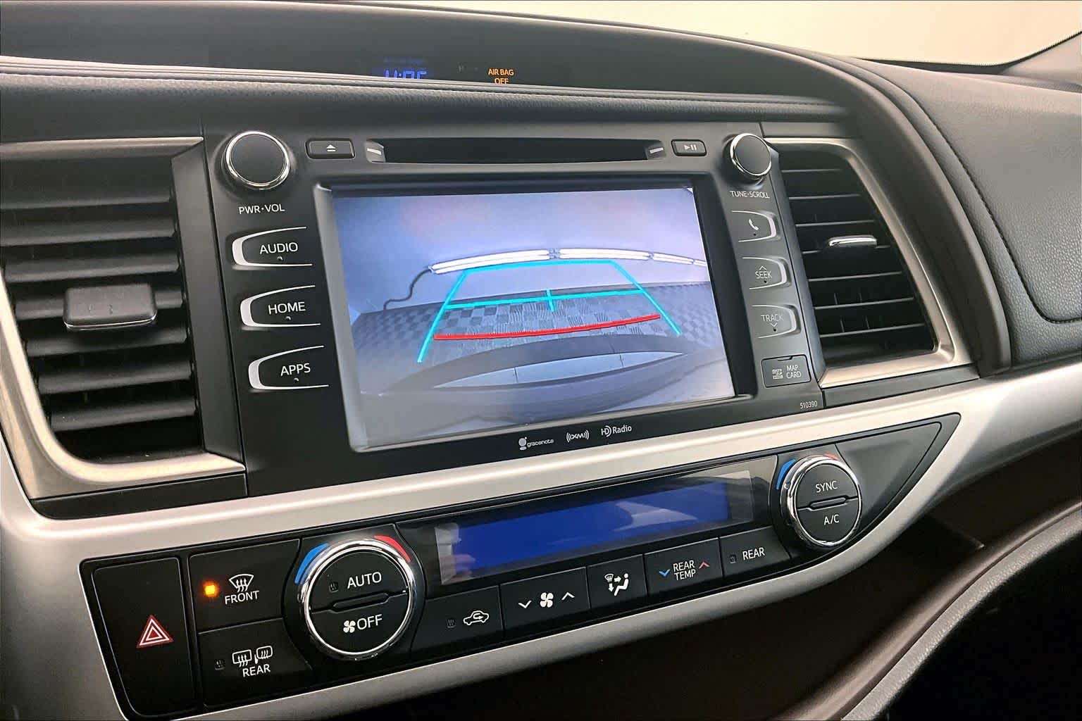 Thumbnail: 2019 Toyota Highlander - 21