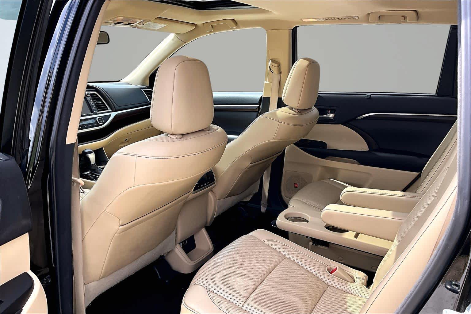 Thumbnail: 2015 Toyota Highlander - 12