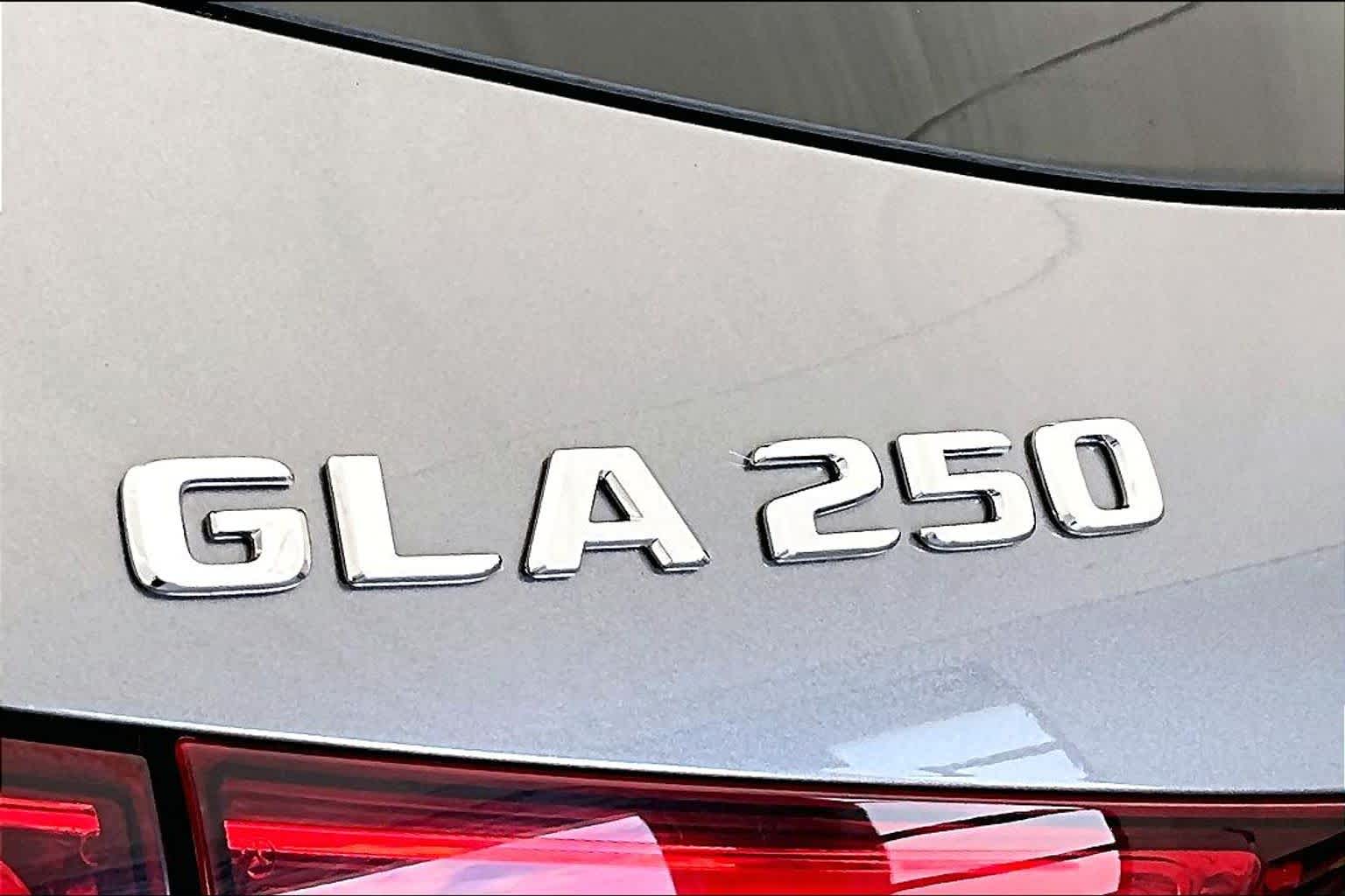 Thumbnail: 2021 Mercedes-Benz GLA - 6