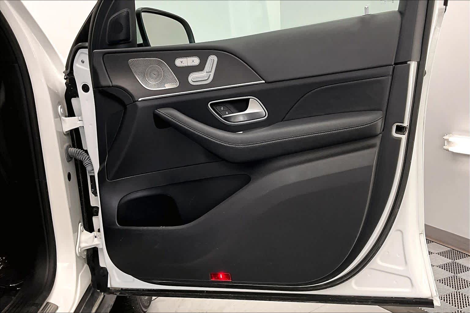 Thumbnail: 2022 Mercedes-Benz GLS - 24