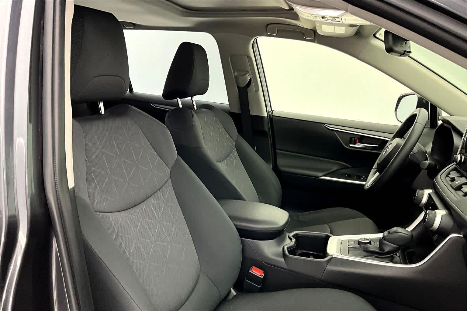 Thumbnail: 2023 Toyota RAV4 - 14