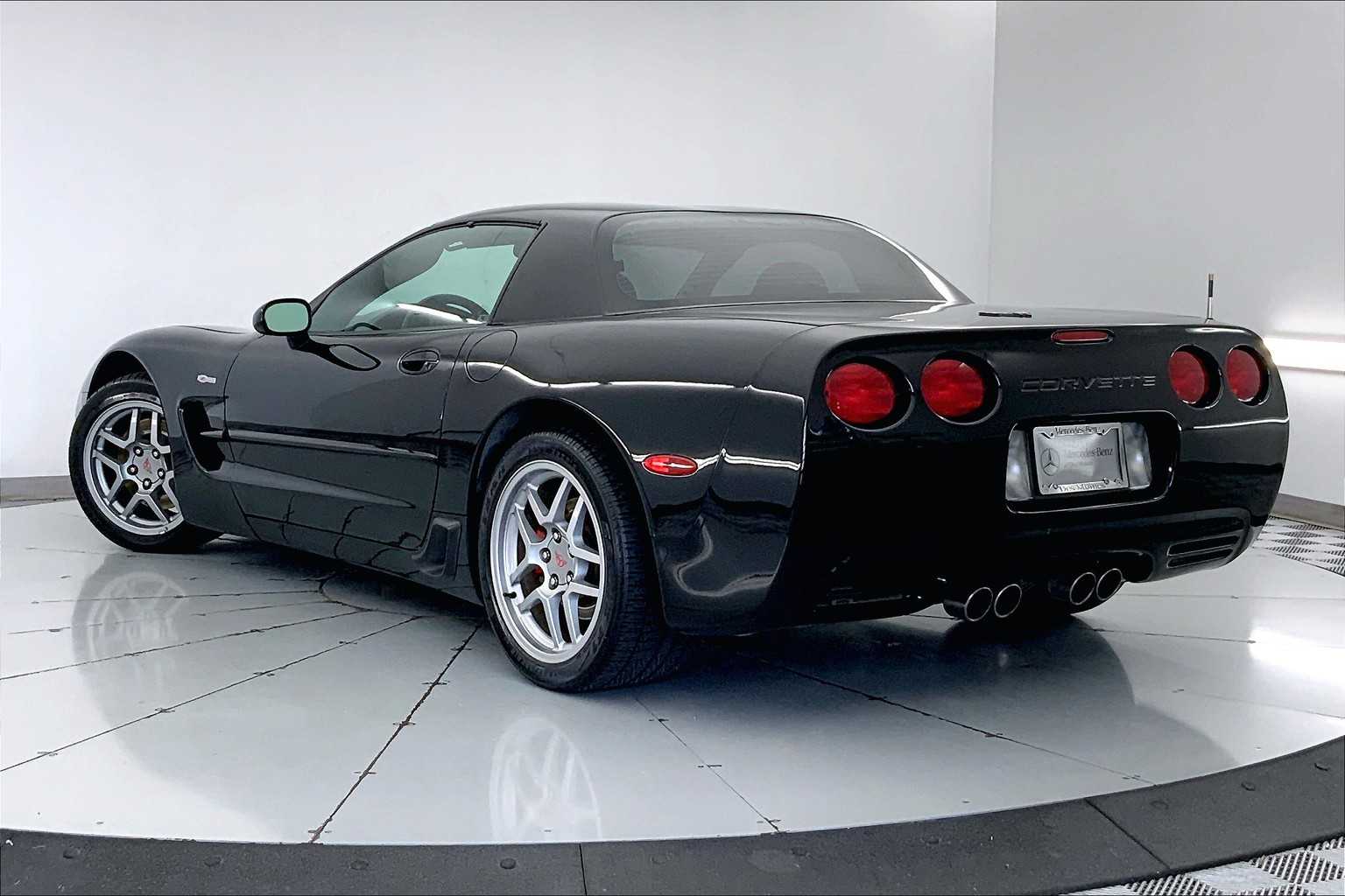 Thumbnail: 2004 Chevrolet Corvette - 4