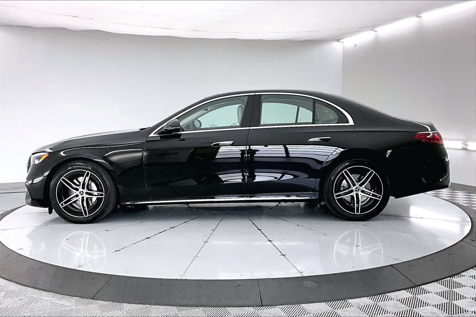 Thumbnail: 2026 Mercedes-Benz E-Class - 3