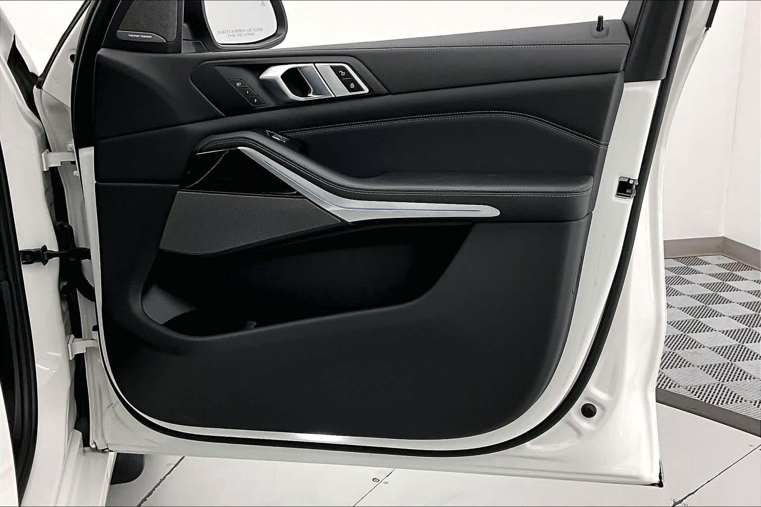 Thumbnail: 2023 BMW X7 - 24