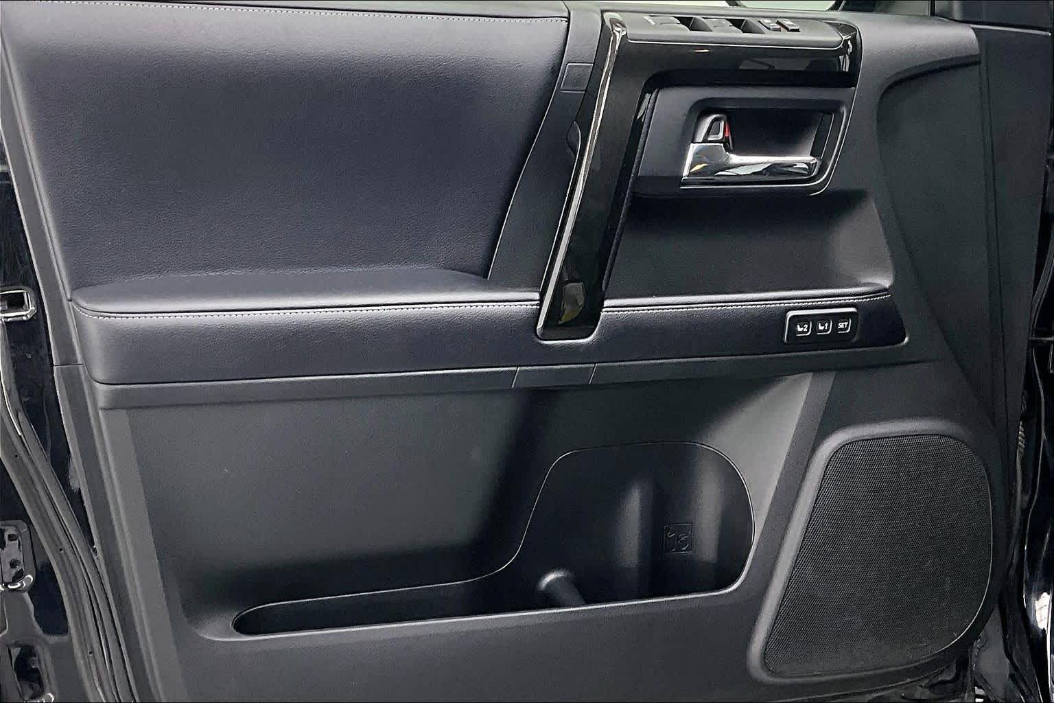 Thumbnail: 2020 Toyota 4Runner - 23