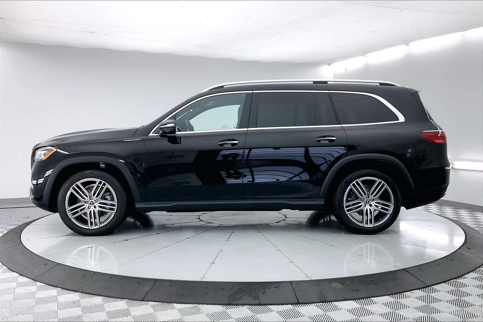 Thumbnail: 2025 Mercedes-Benz GLS - 3