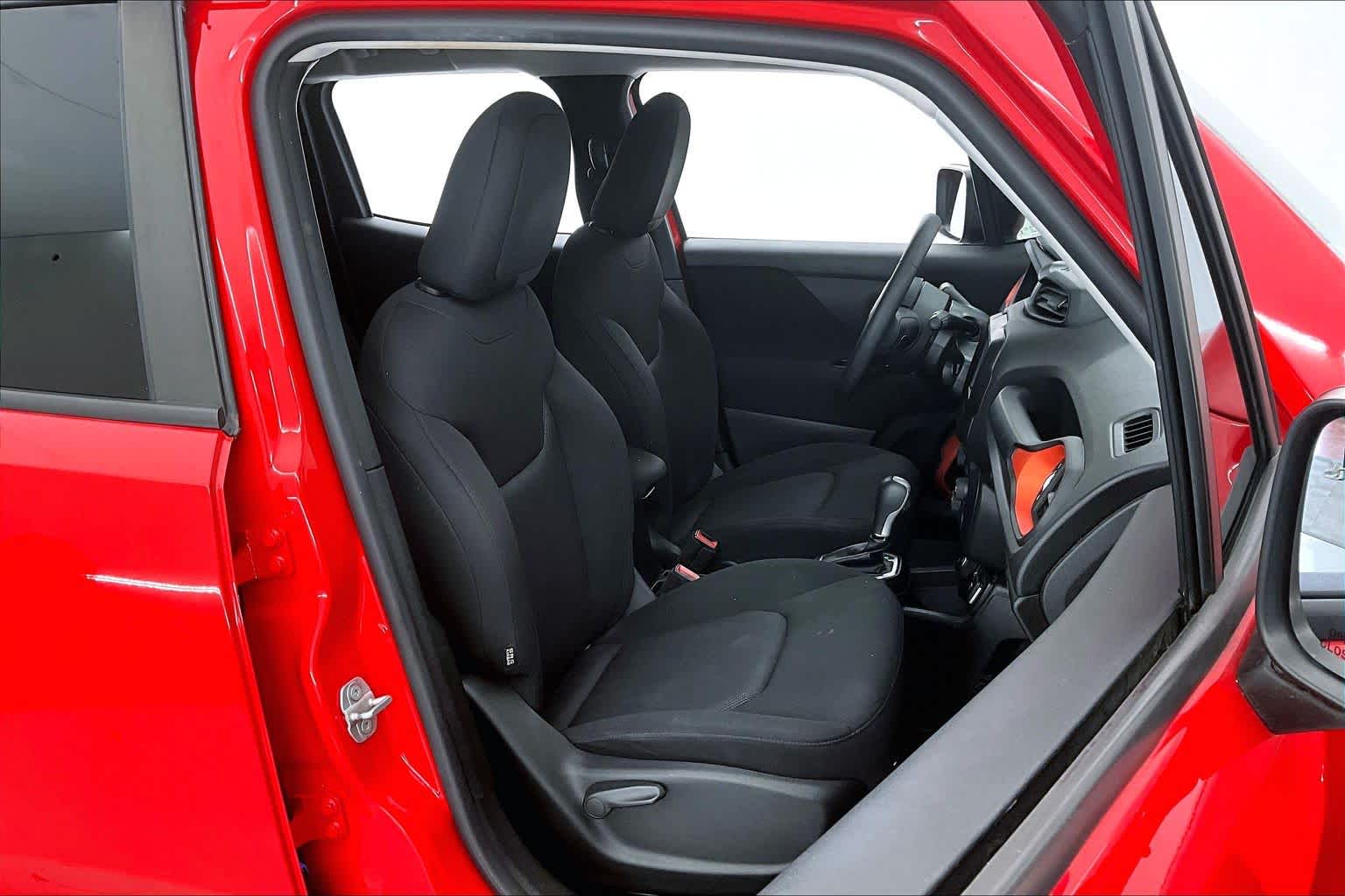 Thumbnail: 2018 Jeep Renegade - 14