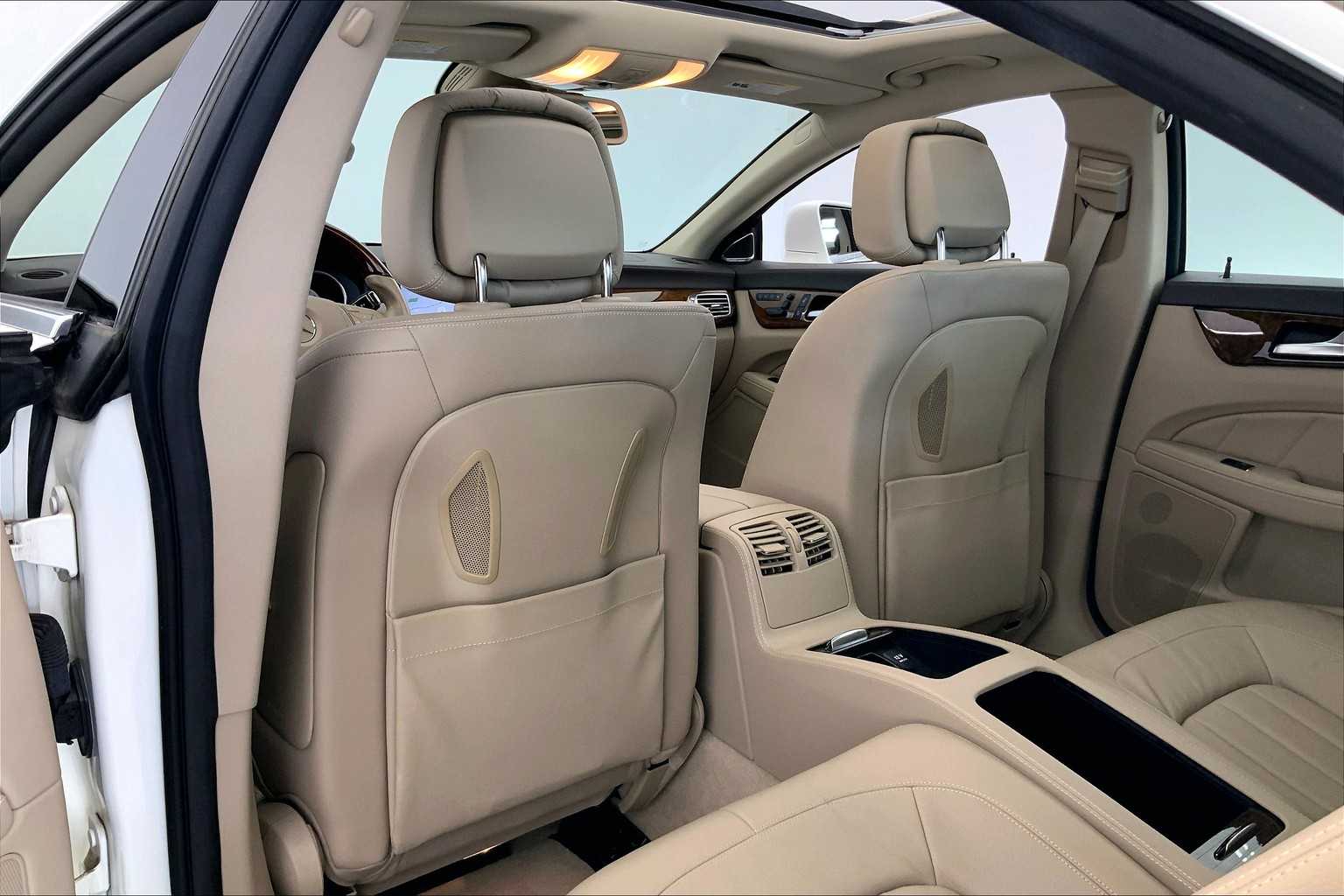 Thumbnail: 2012 Mercedes-Benz CLS - 12