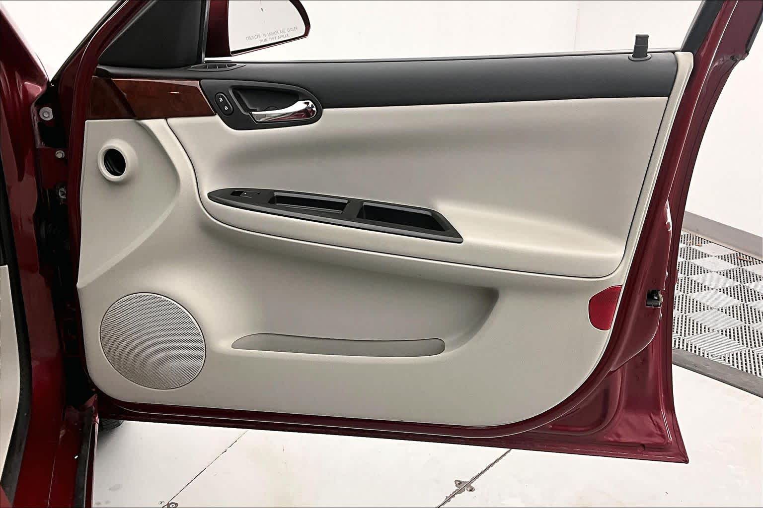 Thumbnail: 2008 Chevrolet Impala - 22