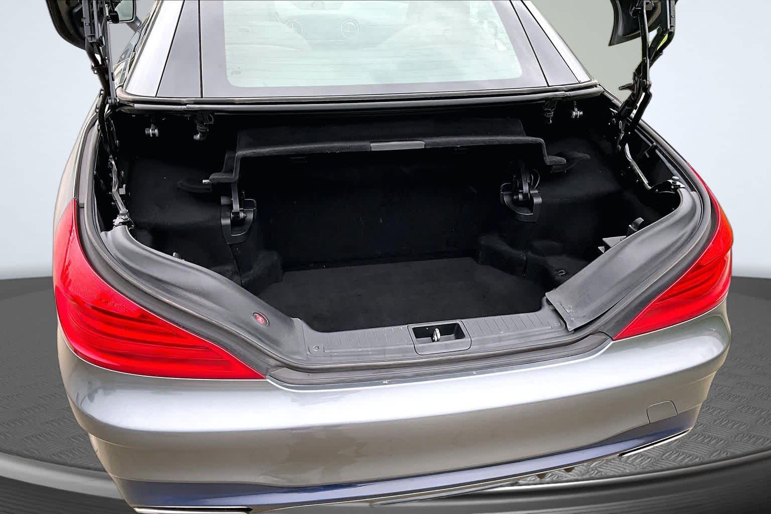 Thumbnail: 2019 Mercedes-Benz SL-Class - 16