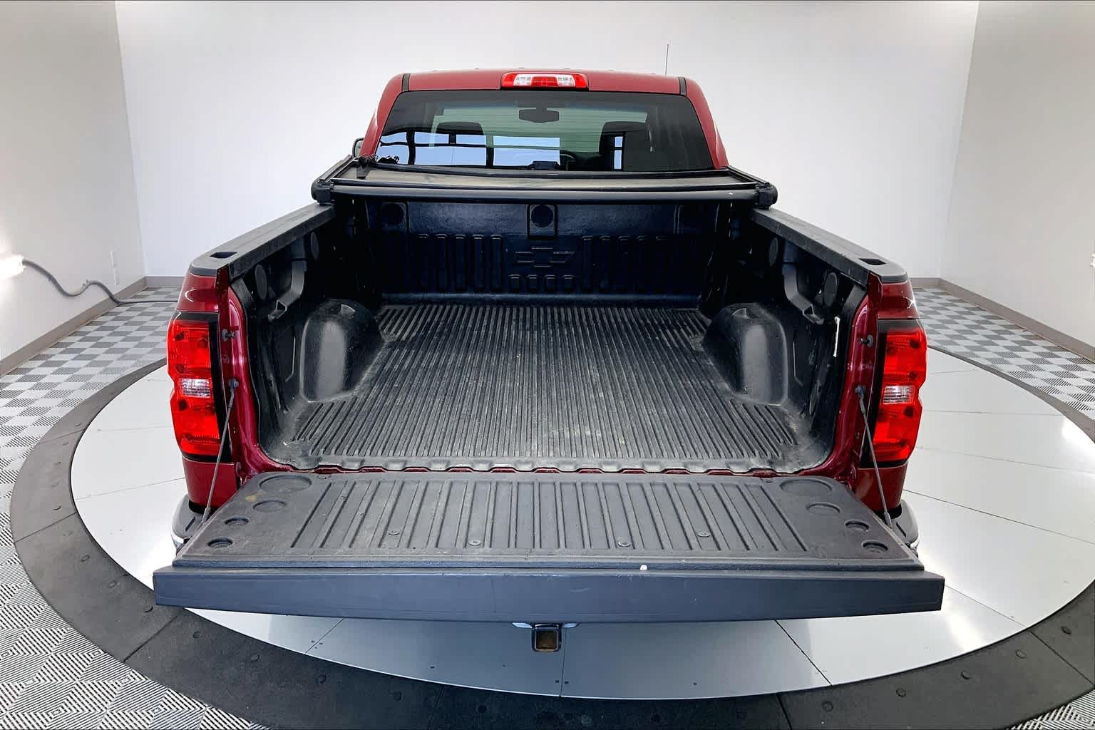 Thumbnail: 2018 Chevrolet Silverado 1500 - 19