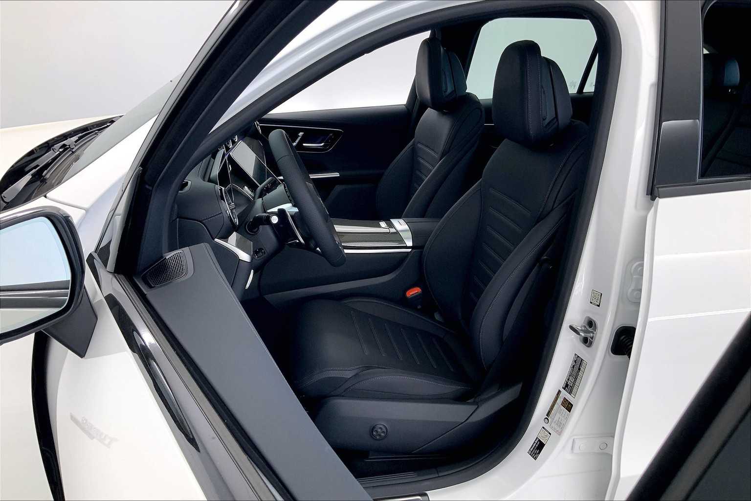 Thumbnail: 2026 Mercedes-Benz GLC - 11