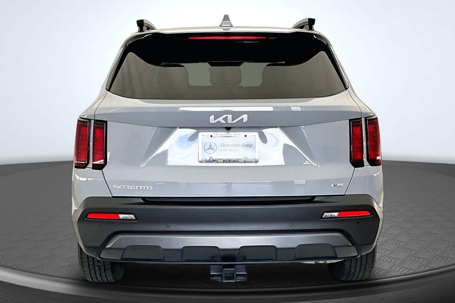 Thumbnail: 2023 Kia Sorento - 5