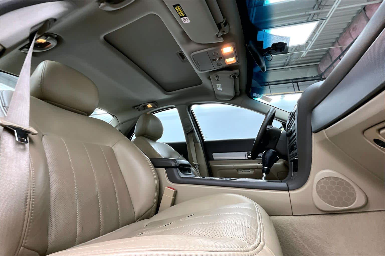 Thumbnail: 2005 Lincoln LS - 22