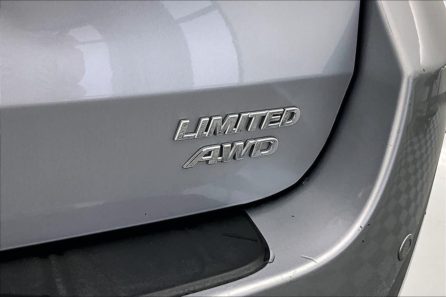 Thumbnail: 2017 Toyota Sienna - 7