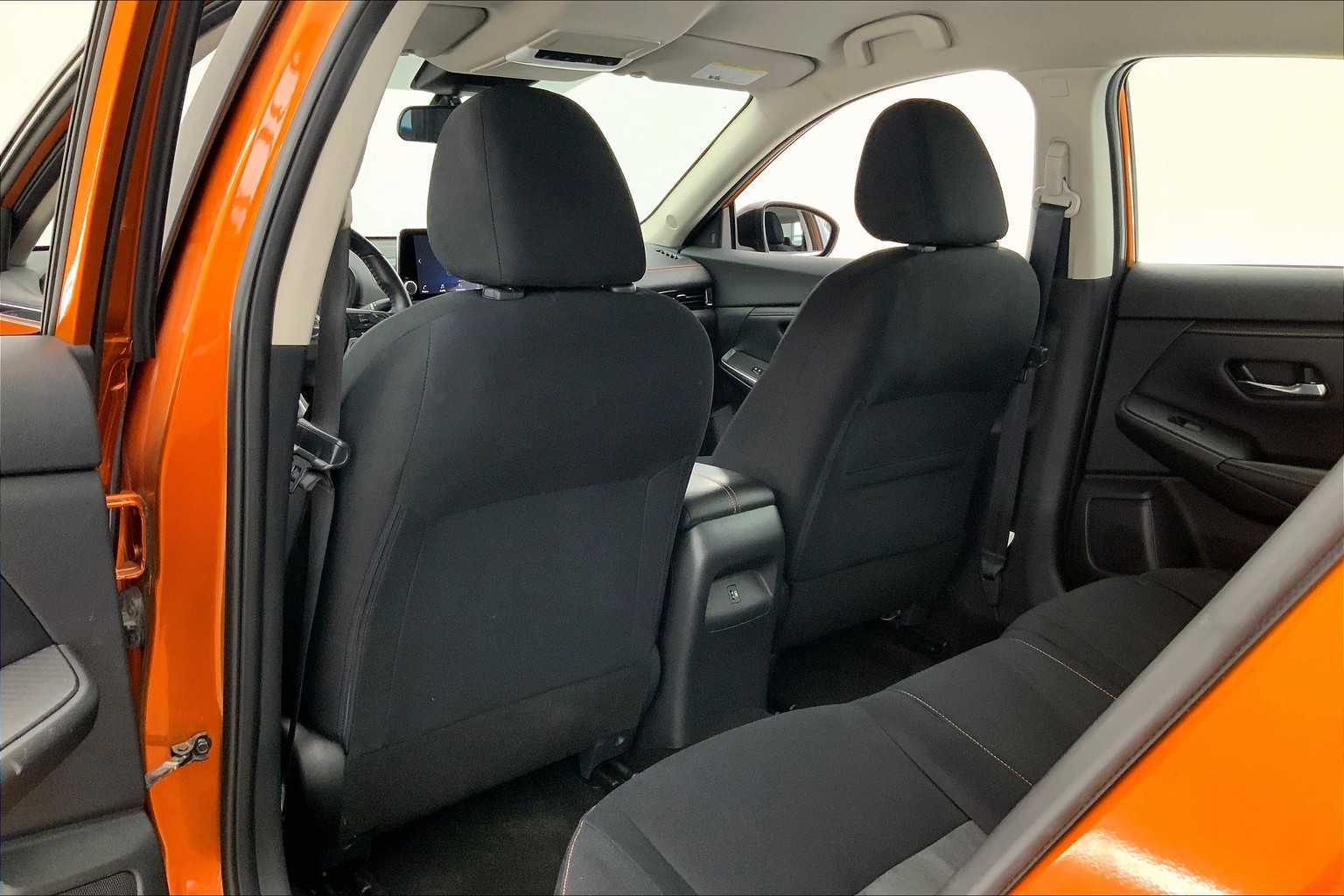 Thumbnail: 2020 Nissan Sentra - 12