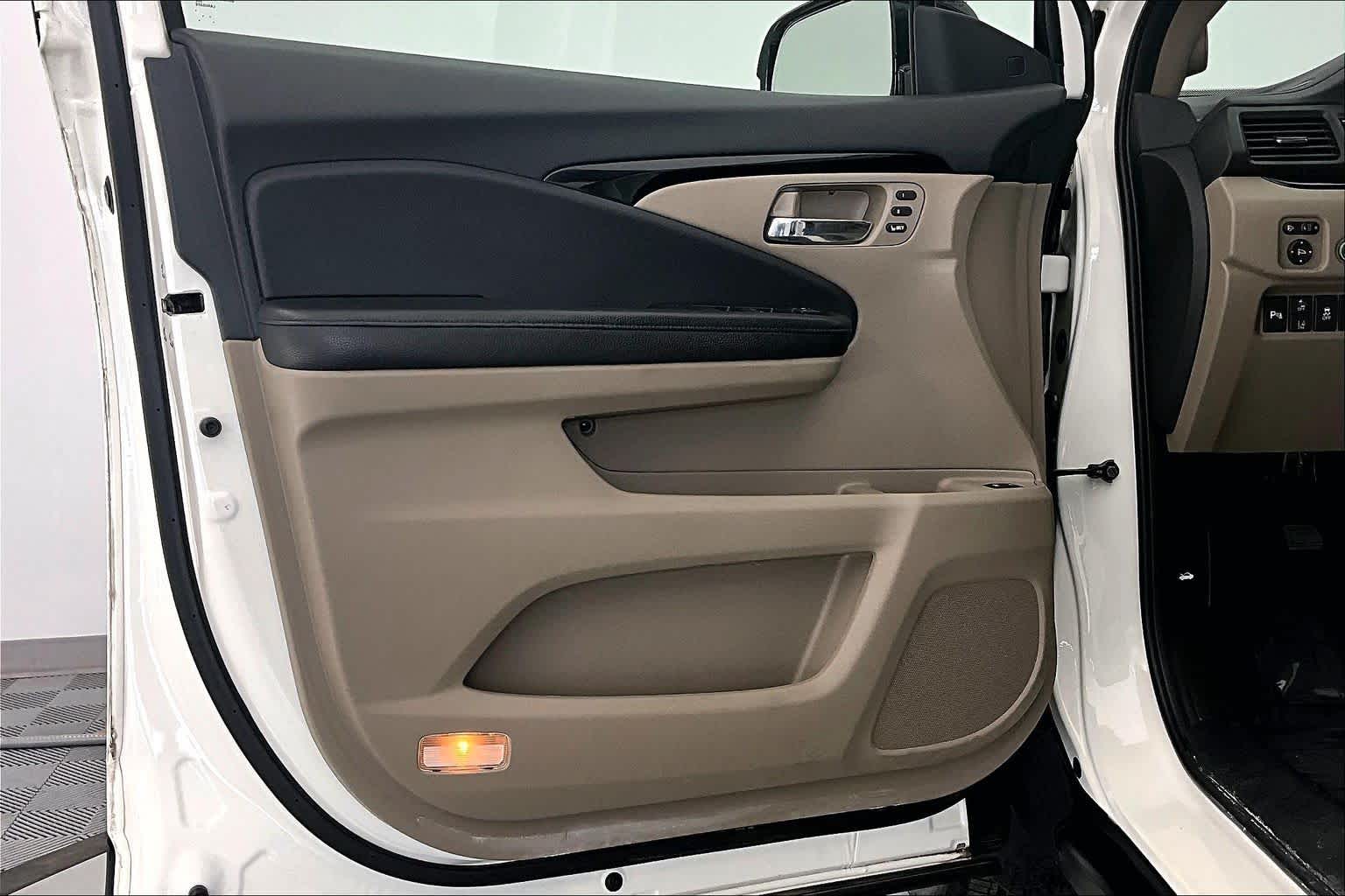 Thumbnail: 2019 Honda Pilot - 23