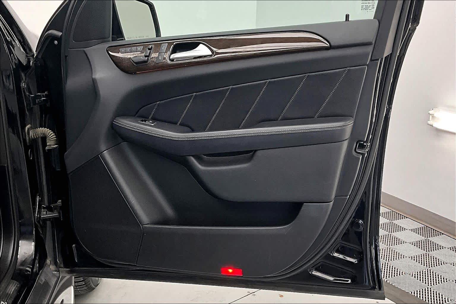 Thumbnail: 2015 Mercedes-Benz GL-Class - 24