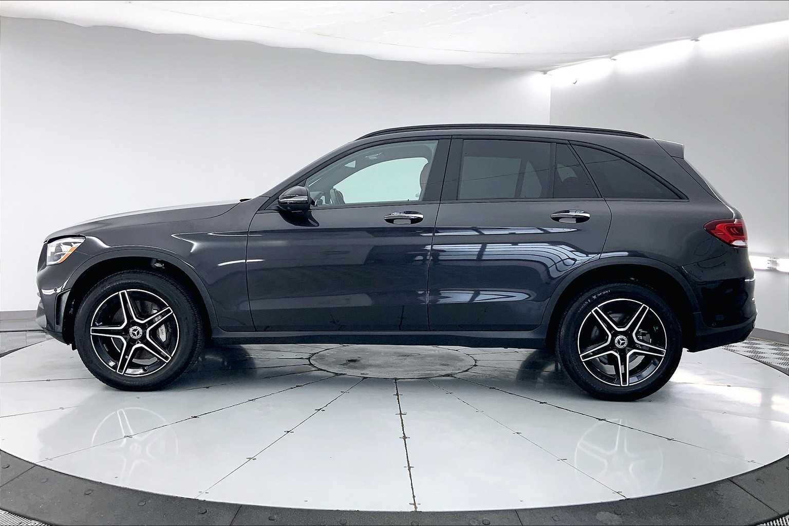 2022 Mercedes-Benz GLC 300 3