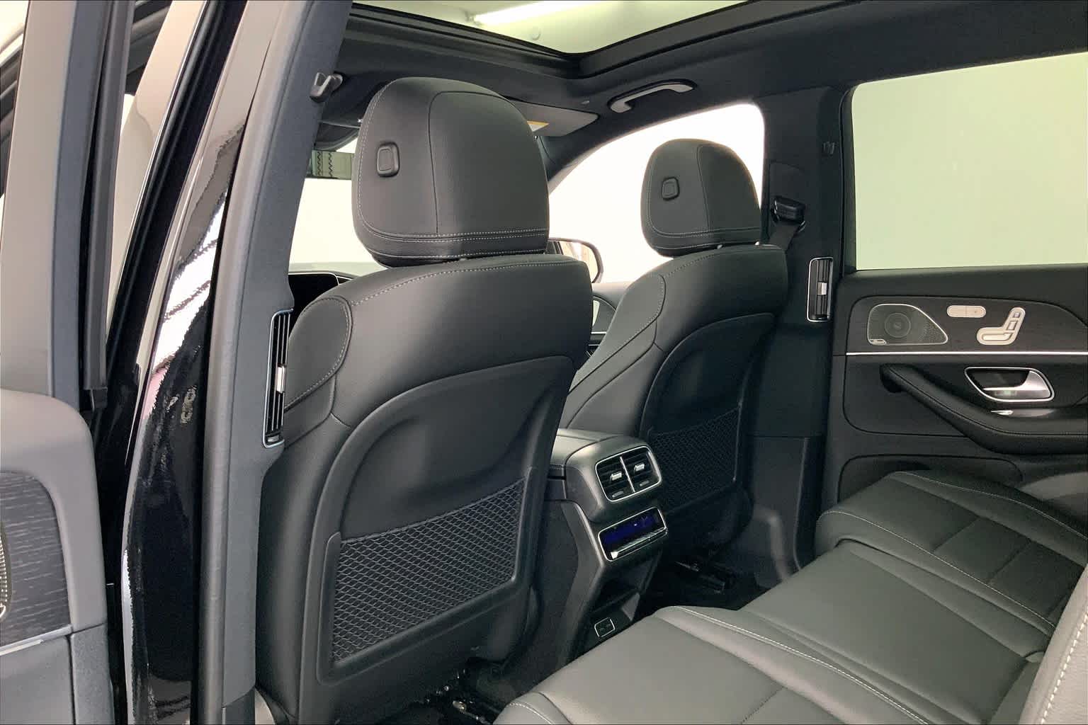 Thumbnail: 2025 Mercedes-Benz GLS - 12