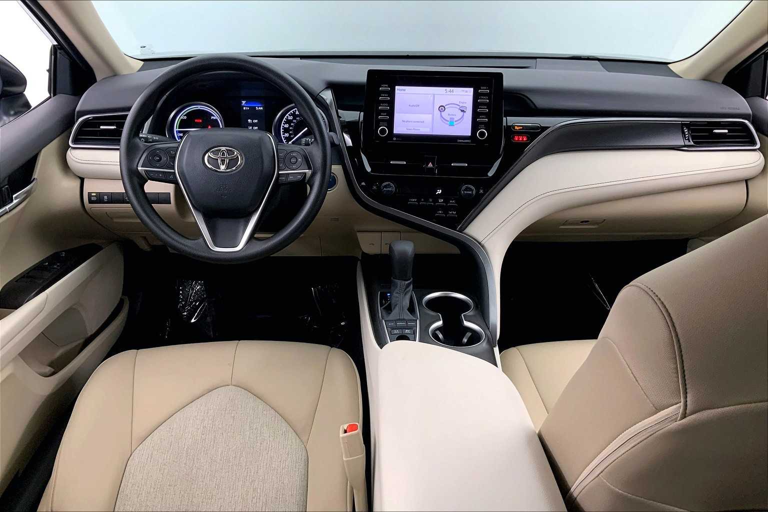 Thumbnail: 2021 Toyota Camry - 10