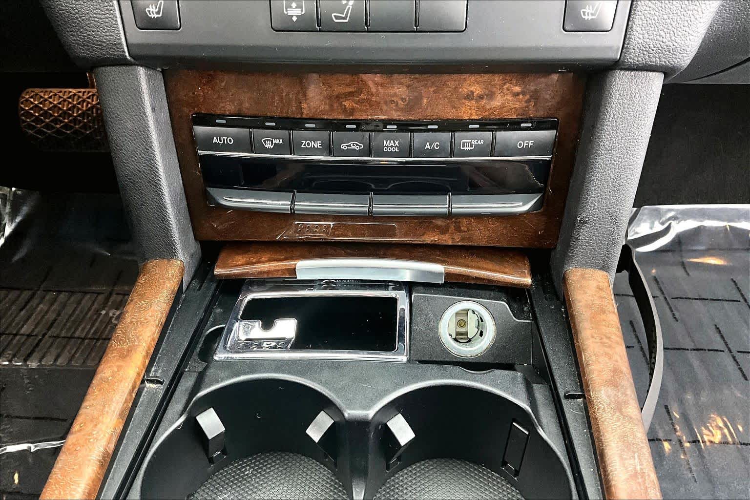 Thumbnail: 2012 Mercedes-Benz E-Class - 27