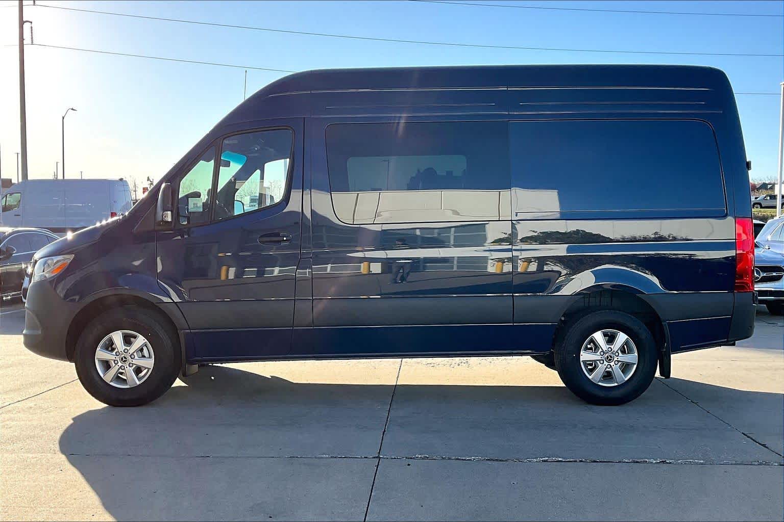 Thumbnail: 2026 Mercedes-Benz Sprinter - 3